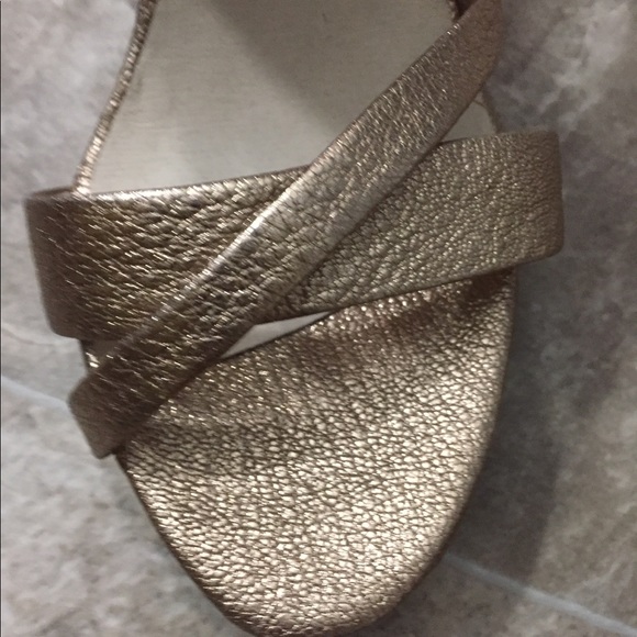 Adorable Canvas and Clear Heel Shoes - Picture 4 of 5
